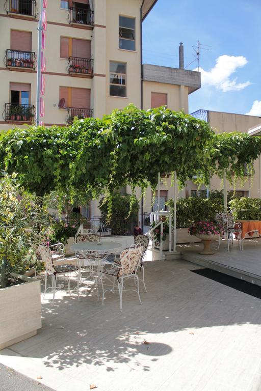 Hotel Saturno Chianciano Terme Eksteriør bilde