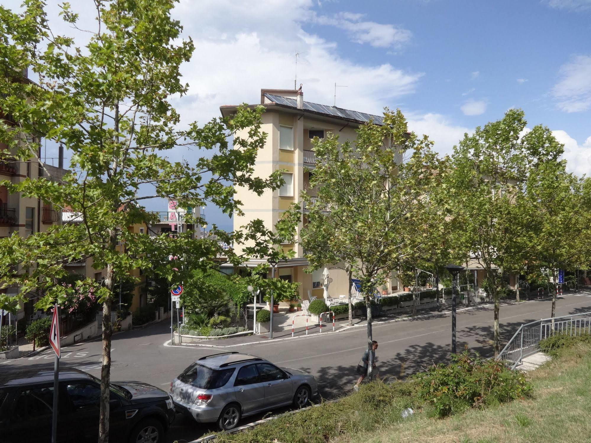 Hotel Saturno Chianciano Terme Eksteriør bilde