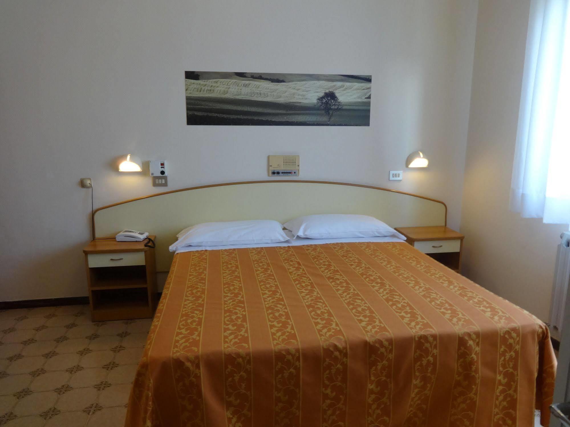 Hotel Saturno Chianciano Terme Eksteriør bilde